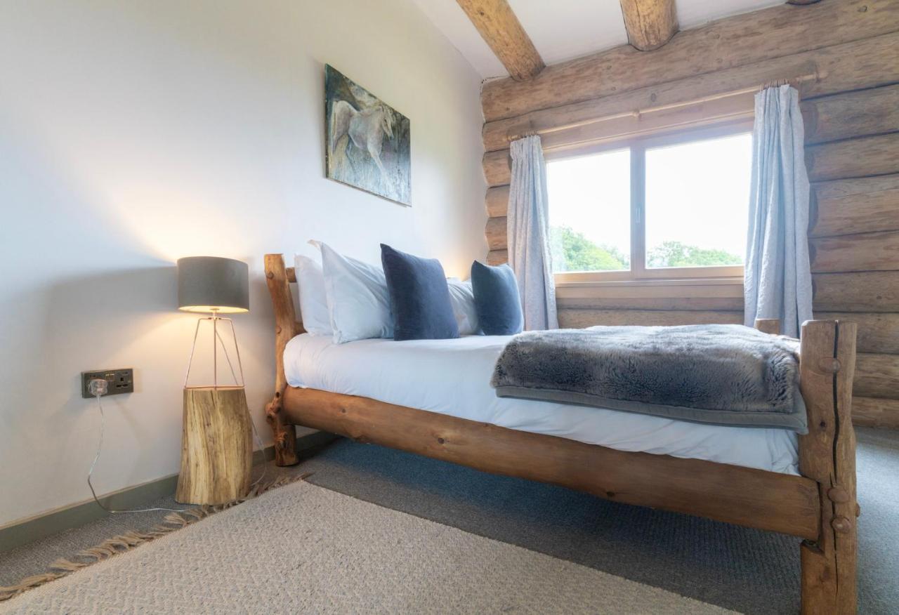 Wild Nurture Eco Luxury Offgrid Log Cabin Fort William Exterior photo